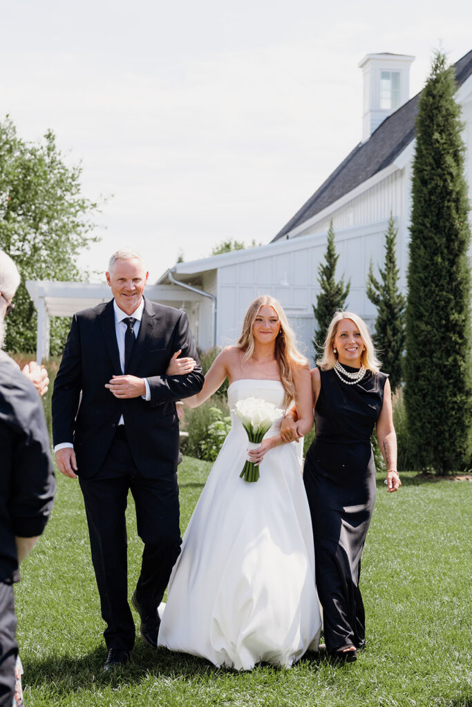 redeemed farm wedding